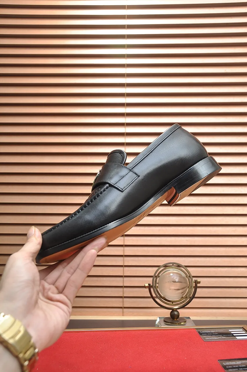 Men's men's shoes💰520💶【GUCCI】 (high-end Niuli) new model🍀Gucci* - top version Gucci classic casual leather shoes! It is made of imported original cowhide and has a comfortable first layer of cowhide lining! Original wear-resistant rubber outsole! High quality products! Code number 38-44!